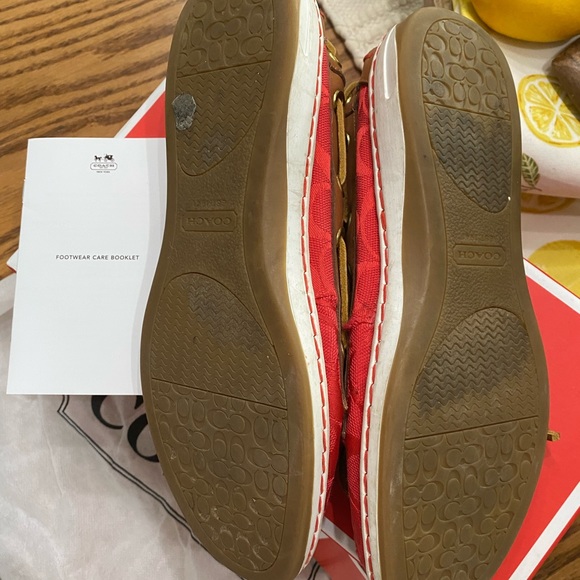 AUTHENTIC COACH, 6.5 medium width, Hibiscus/Ginger color. Paid 179.99 for them. - Picture 4 of 6